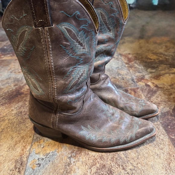 Size 9 women’s Justin Boots - Picture 2 of 3